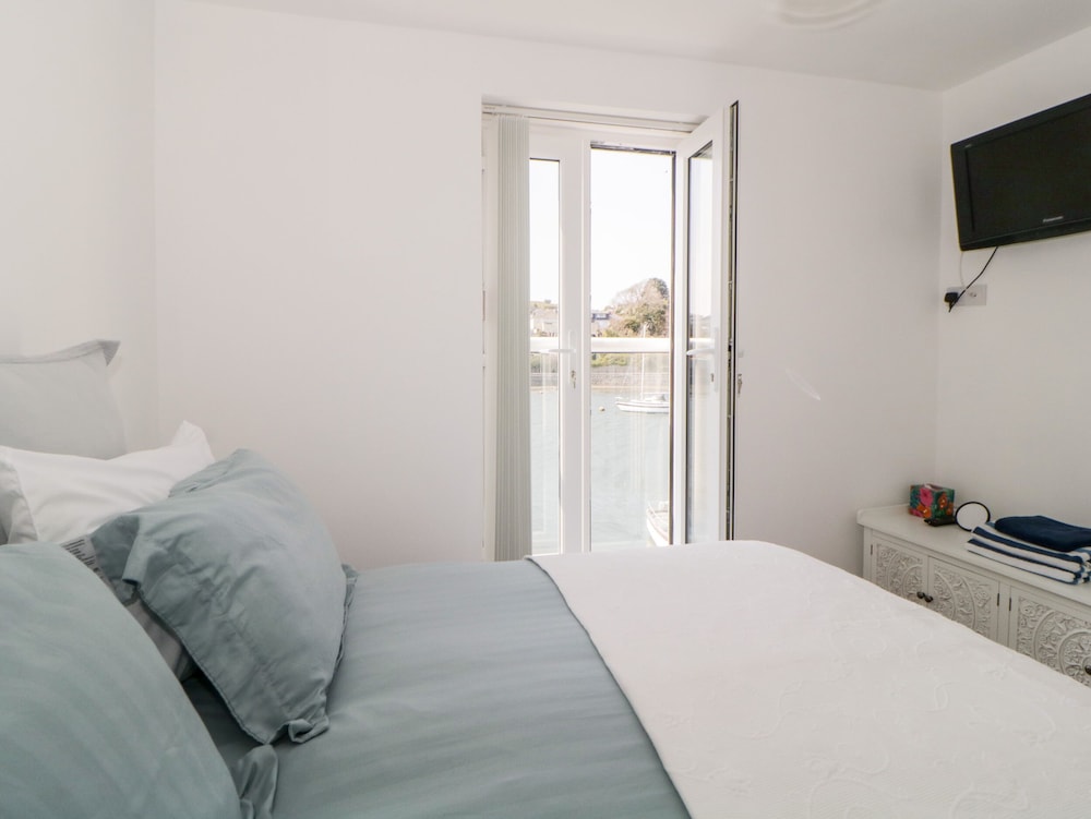 2 Beach Cottage
