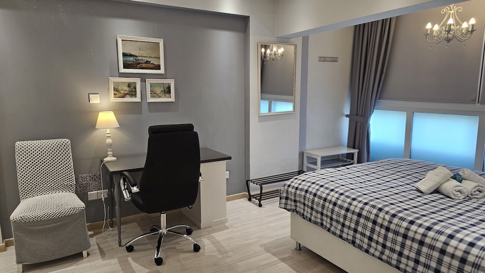 116 NIC 302b - Stay Armonia Central Suite