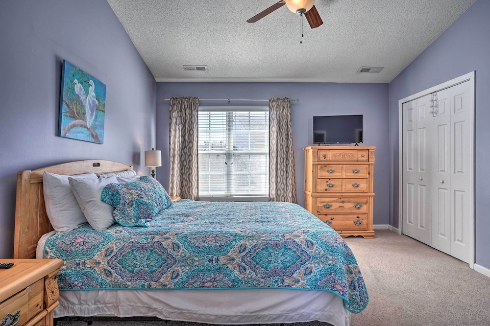 Charleston Townhome ~ 13 Mi to Sand & Surf! view 2