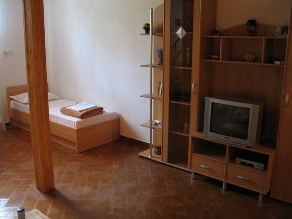 Jure - Ground Floor Studio-apartments - SA1 view 5