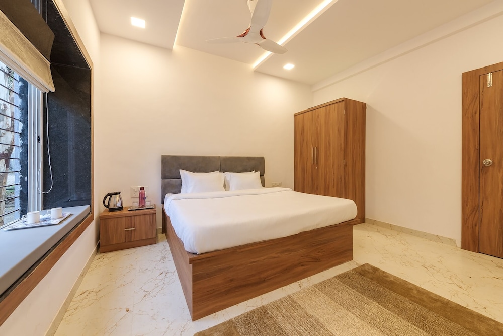CosmicStays Casa Ivory Pool Villa Mulshi view 3
