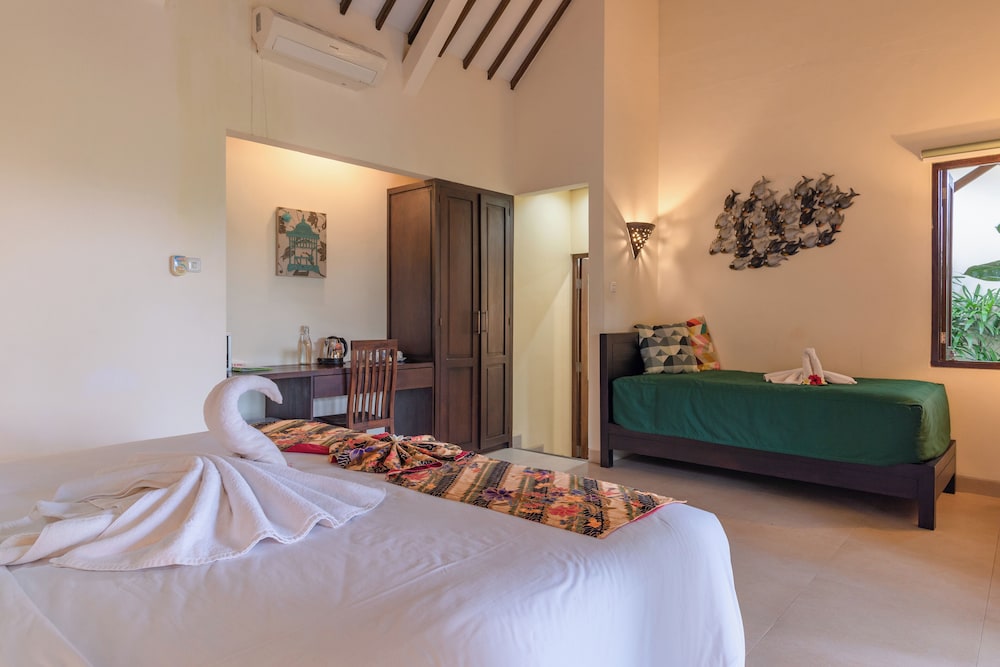 Alamanda Lovina Resort
