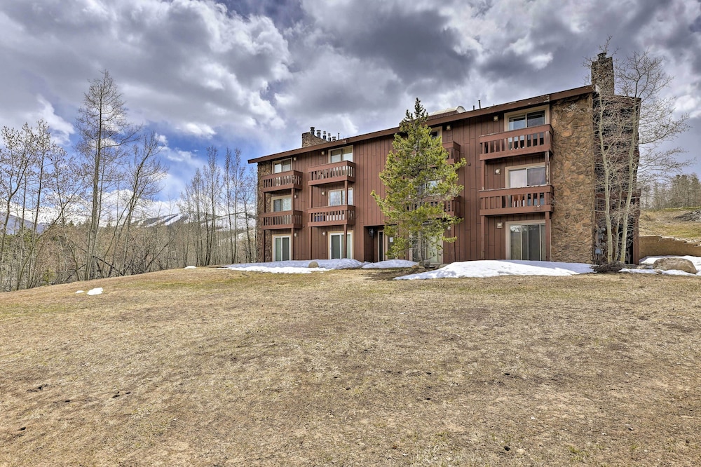 Cozy Winter Park Condo w/ Hot Tub & Shuttle! view 3