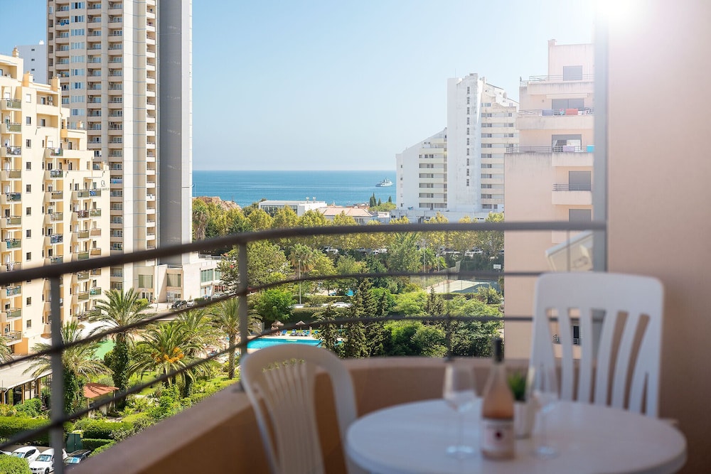 Praia DA Rocha Ocean View by Homing