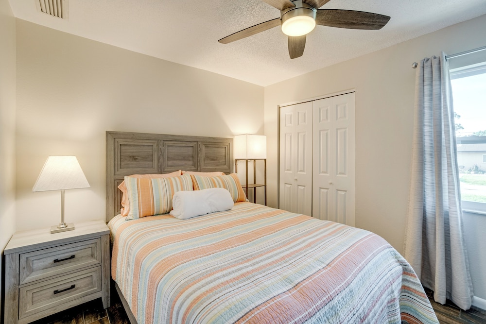 3 Mi to Manasota Key: Stylish Single-story Home!