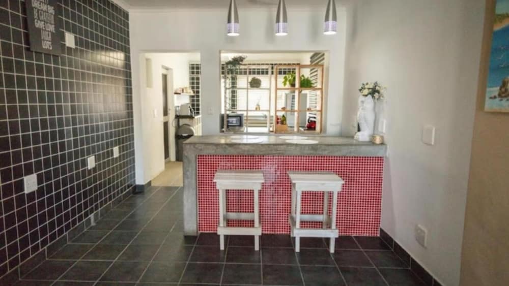 Four Seasons Struisbaai