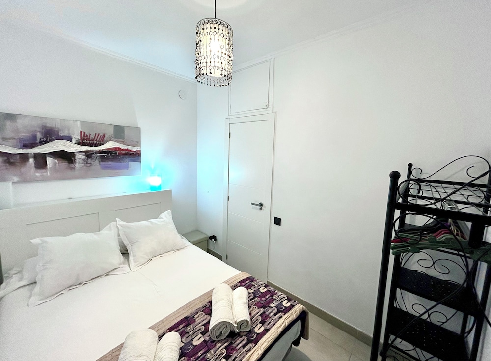 Big Flat In a Very Quiet Area and Well Connected