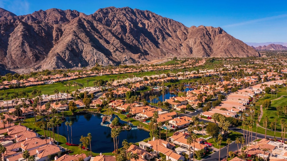 Casa Del Rio Luxe 3BR w Pool Spa Lake Views