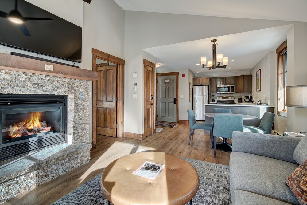Beautifully Updated Mountain Chic Condo 1 Bedroom Condo
