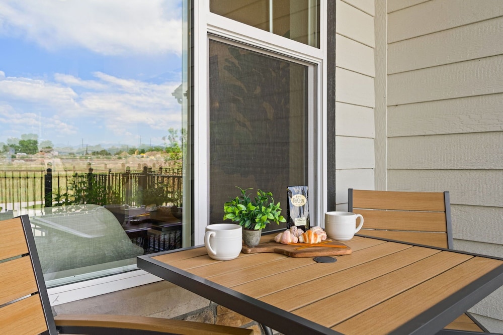 Northfield Hideaway, King Suite, EV, Pet-friendly