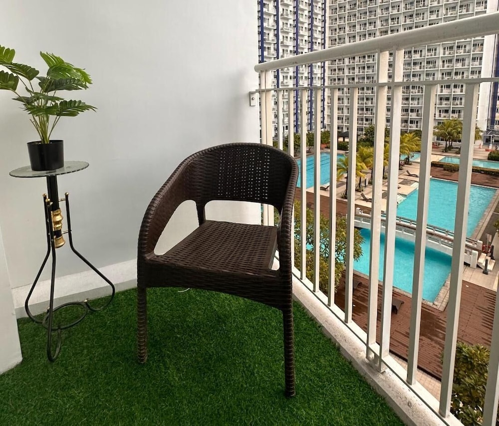 Condo With Balcony at Makati SM Jazz