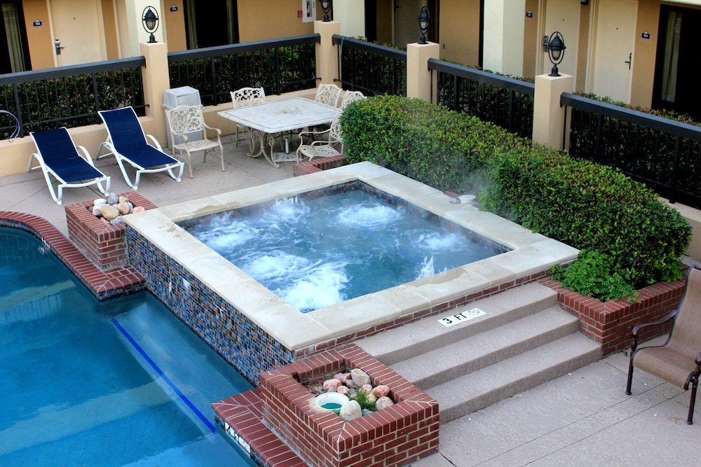 Longview Vacations - Days Inn by Wyndham Longview South - Property Image 6