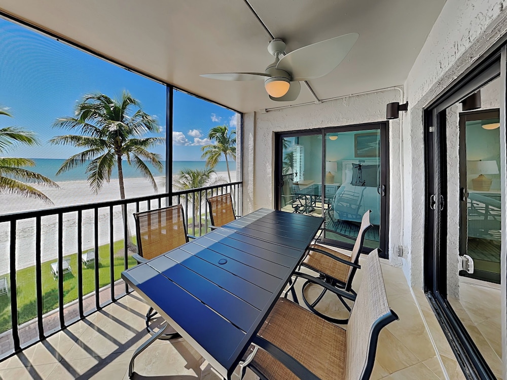 Seaside 2 by Distinctive Beach Rentals