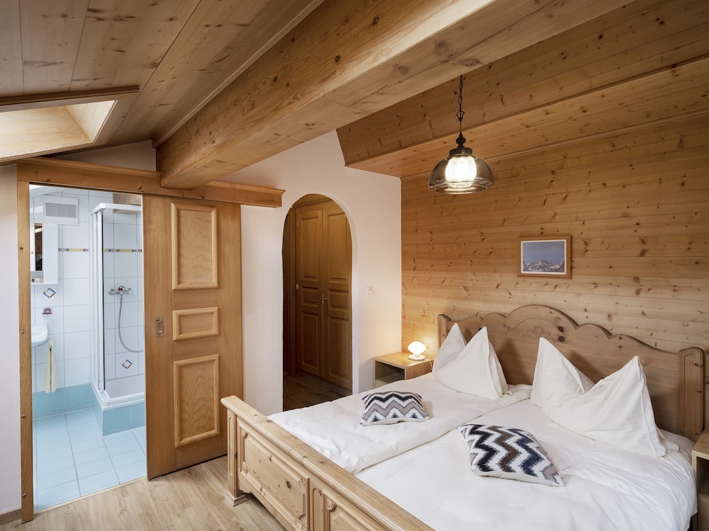 Hotel de Commune Rougemont - Image 1