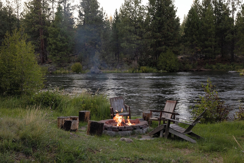 Amazing Riverfront on the Water- Big Sky Bend
