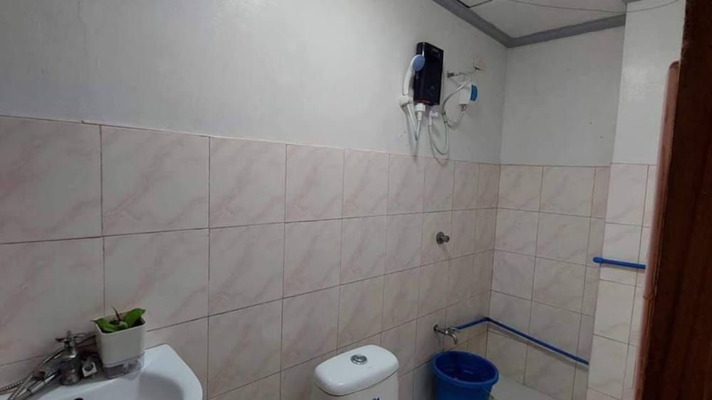 Room-2 Bedroom Apartment Near Burnham Pa