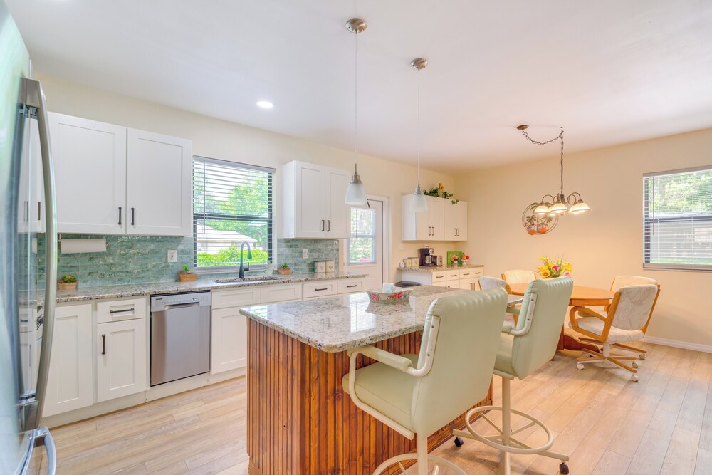 < 1 Mi to Lake Rousseau: Waterfront Home!