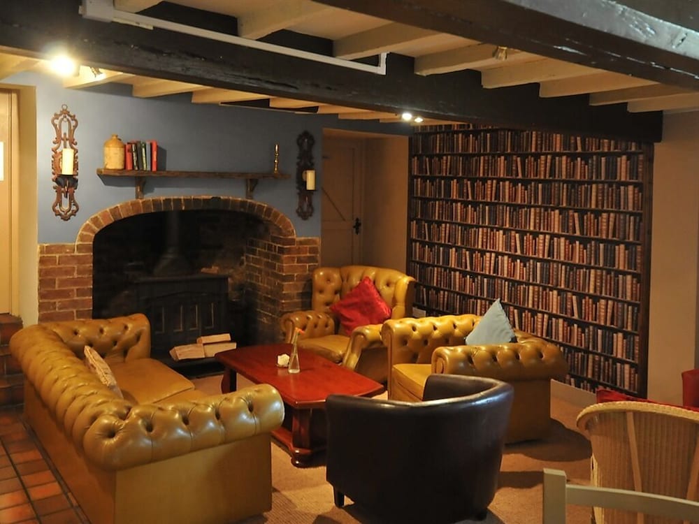 White Hart Cafe Bar & Bistro