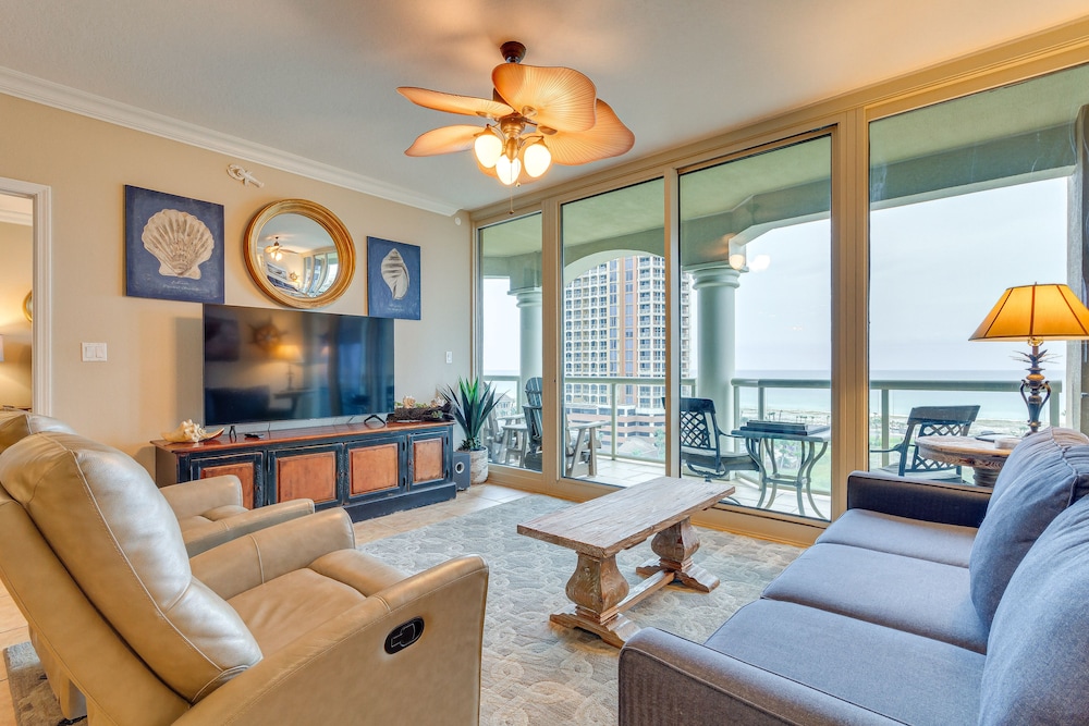 Pensacola Beach Retreat w/ Direct Beach Access!