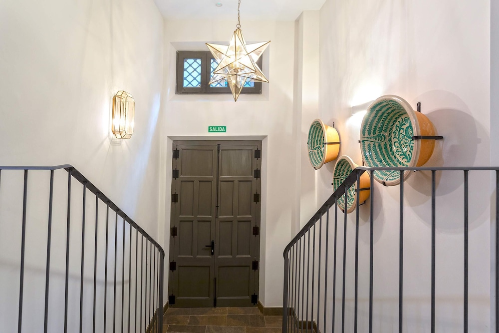 Exclusive 2-bedroom Near the Cathedral. San Matías I