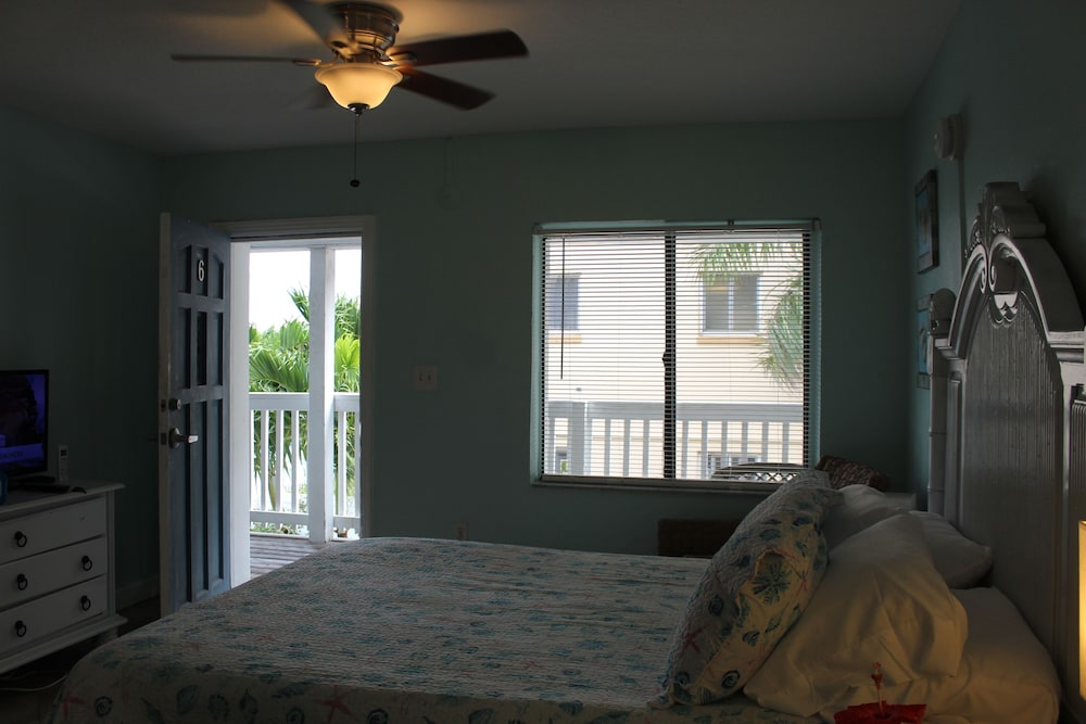 Lorelei Resort Motel view 3