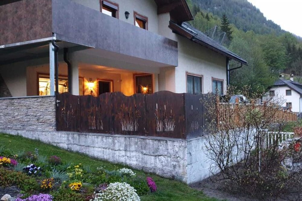 Apartment in Muhr Near Ski Areas