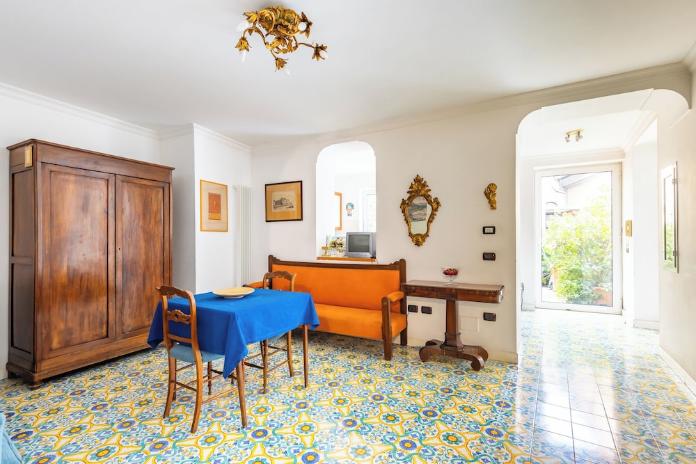 Santa Chiara Charming House With Terrace at Historical Center