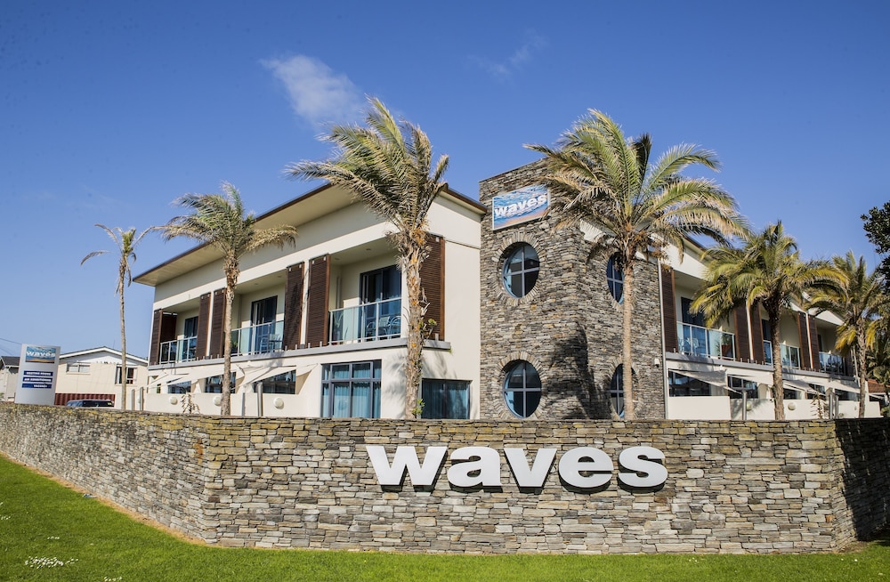 Hotel Waves Motel - Image 1