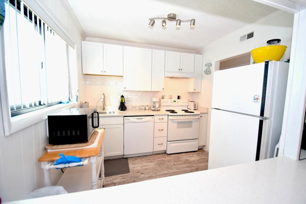 Towers 201 2 Bedroom Condo by RedAwning