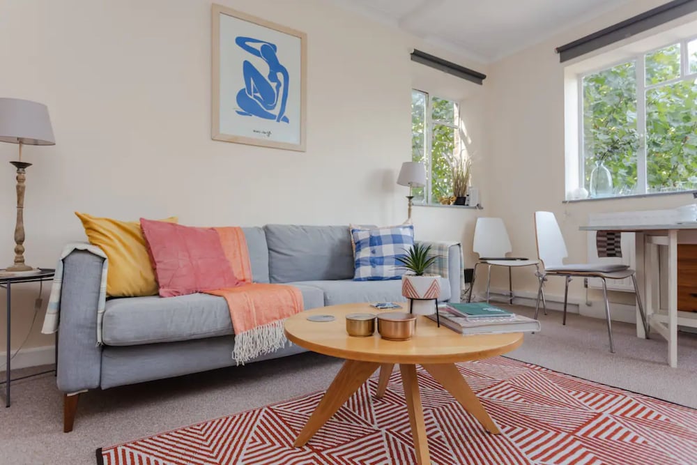 Spacious 2 Bedroom Apartment Near Hampstead Heath