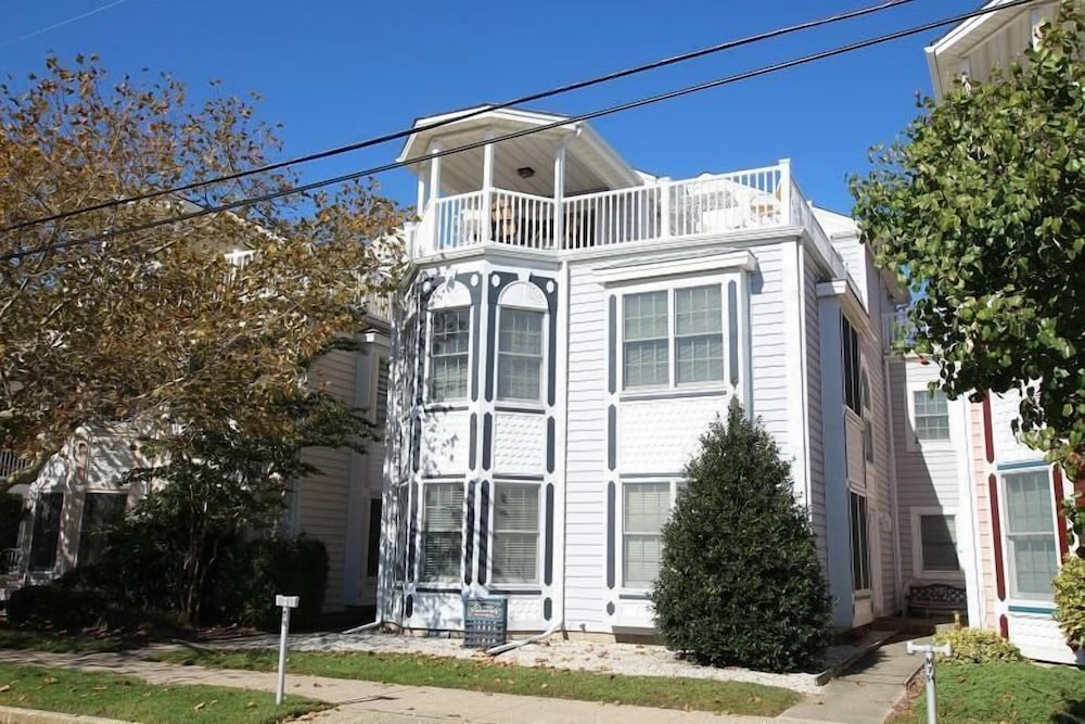 Maryland Avenue 13B