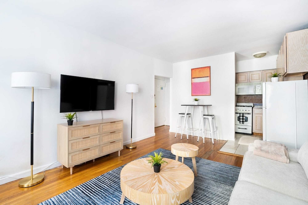 350 Gramercy Apt