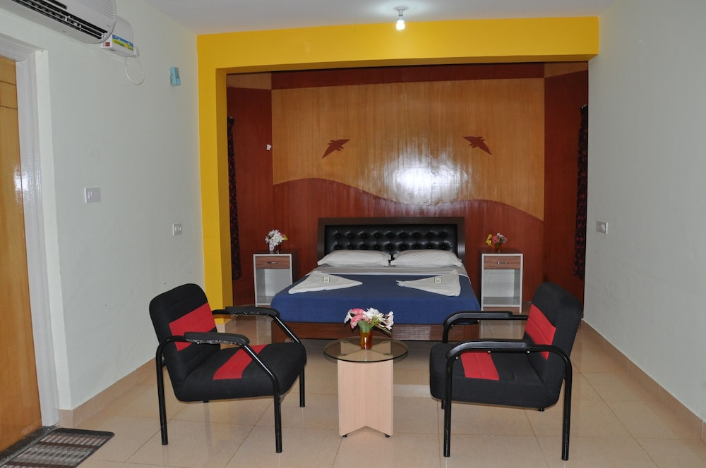 KSTDC Hotel Mayura Gaganachukki