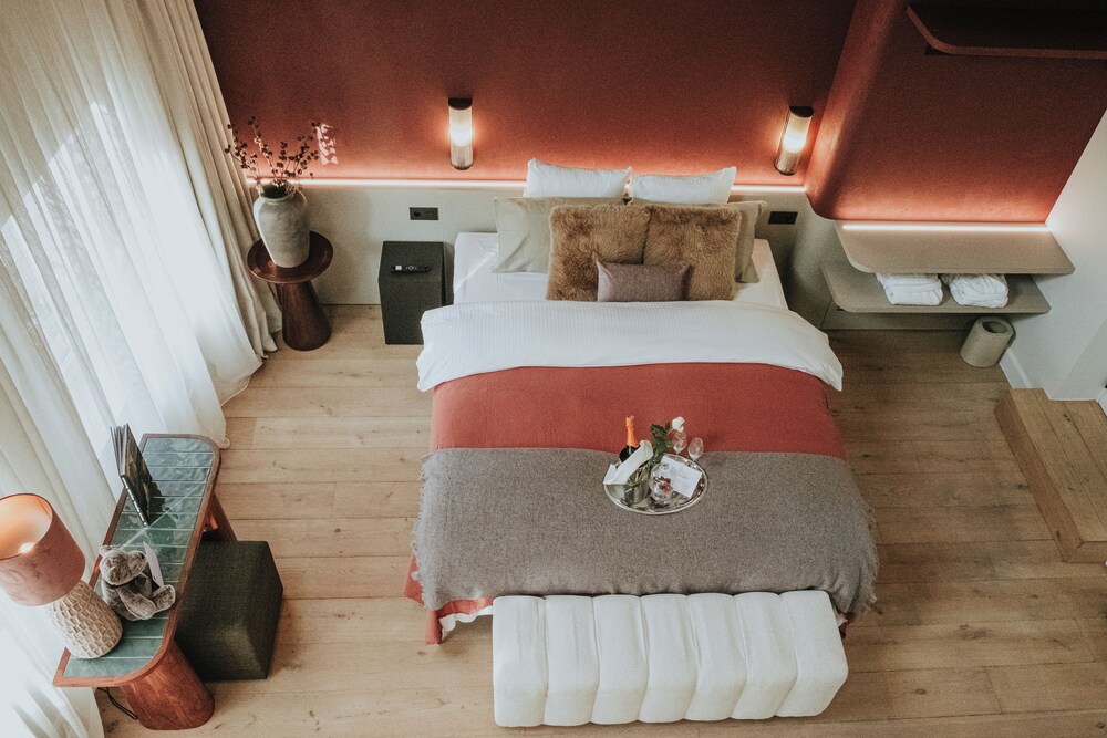 The Burgundy - Boutique B&B