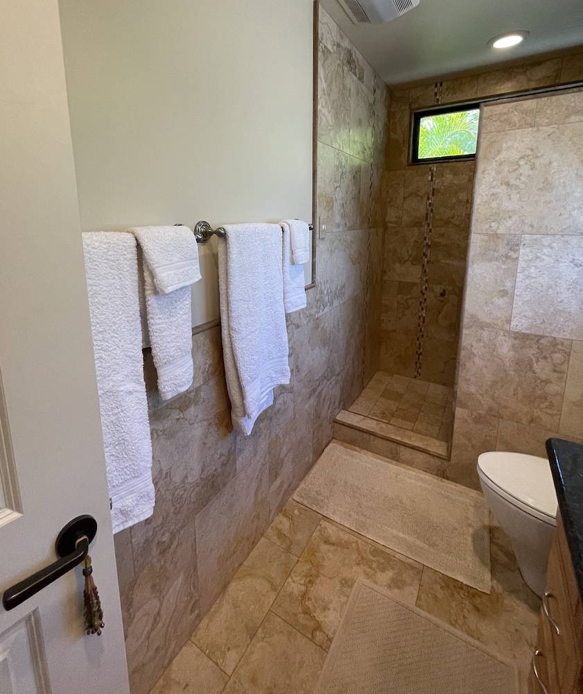 Kohala Estate Home 3 Bedroom Estate by RedAwning