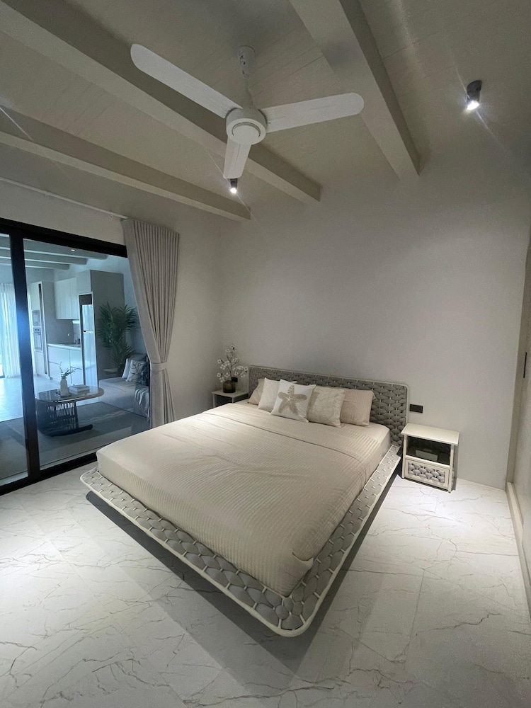 Beachside Residence
