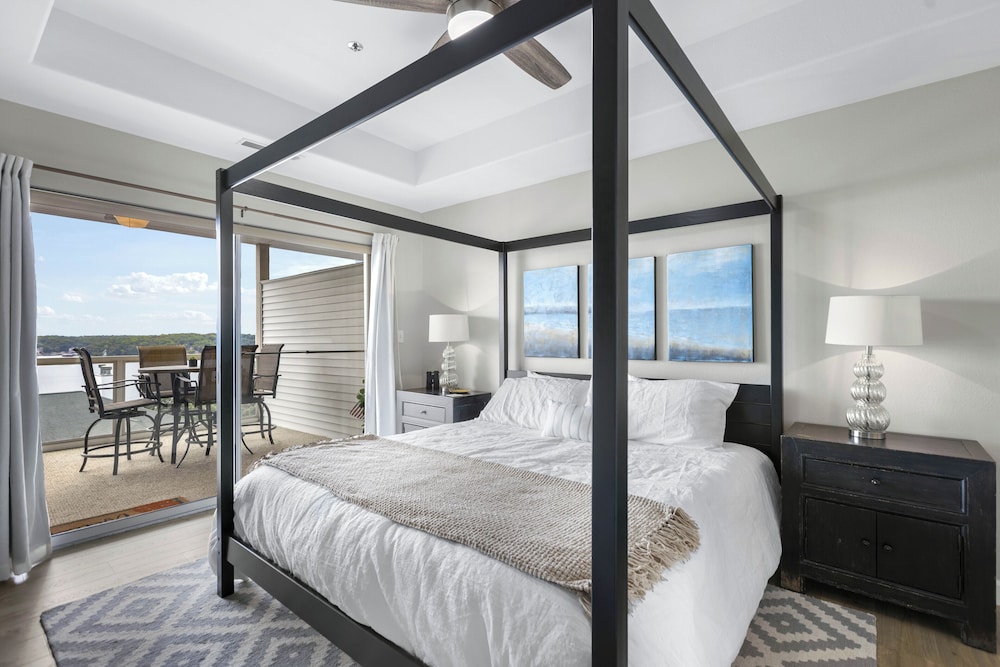 Emerald Bay Oasis Sleeps 6!