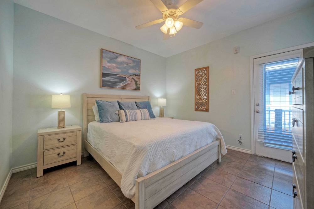 9 Costa Bahia Condos Sleeps 48 + Pool Minutes to the Beach