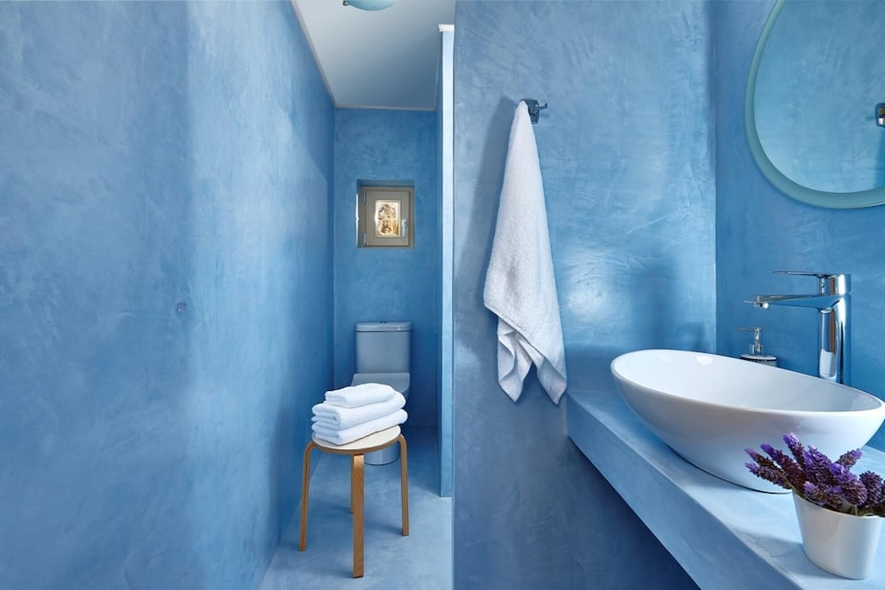 Cozy Vintage Style sea View Apartment Shared Pool view 3