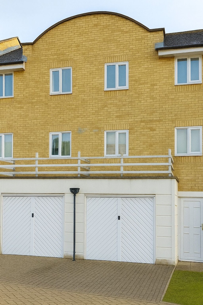 Home At City AirPort Excel EastLondon UN