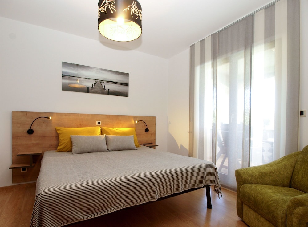 Apartment 1868 view 4