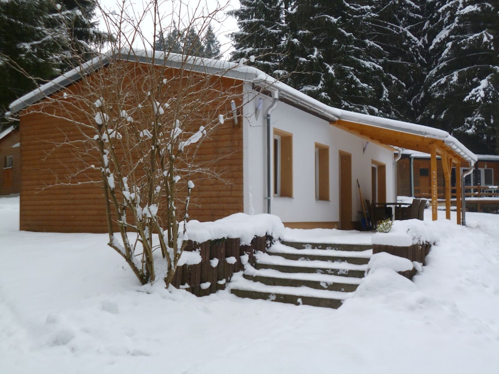 Cosy Apartment With Covered Porch