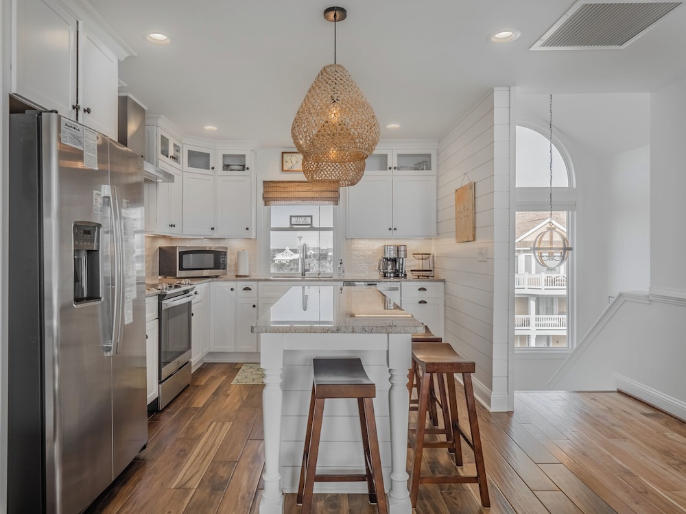 C-Maid by Topsail Realty
