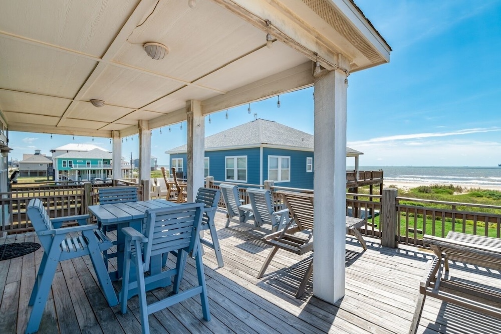 Chillax Inn 3 Bedroom Home by RedAwning
