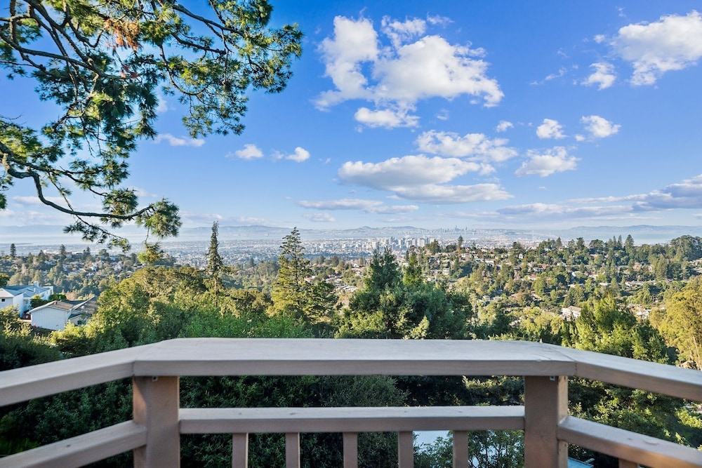 Charming 1933 Ridge-top Home With Stunning Views 4 Bedroom Home