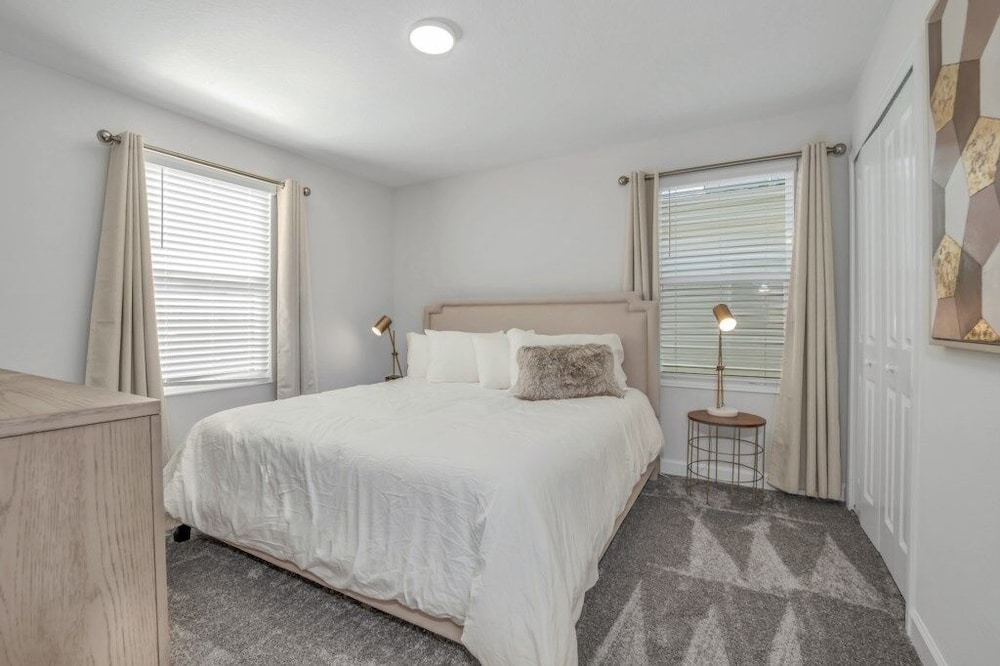 Storey Lake 9 Bedroom Villa With Games Room 9 Home - Image 5