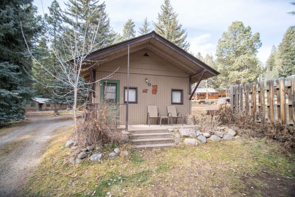 Bear Paw Lodge