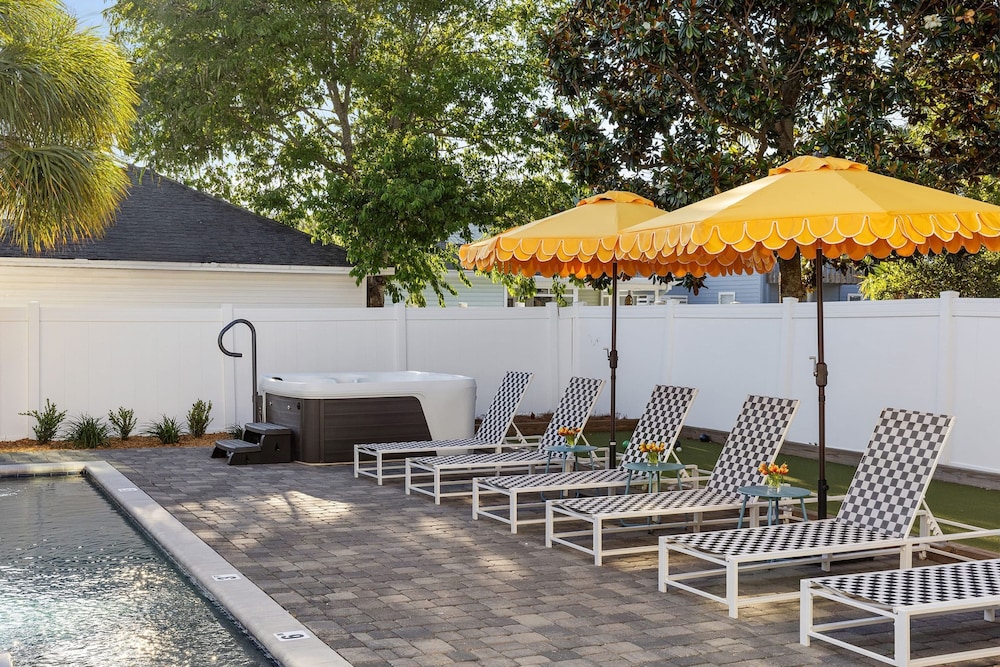 Bohemian Beach Retreat Fully Stocked Villa Near Beach w Pool Outdoor Dining
