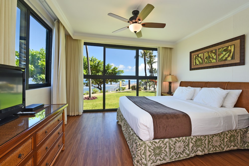Kaanapali Shores #160 2 Bedroom Condo by RedAwning