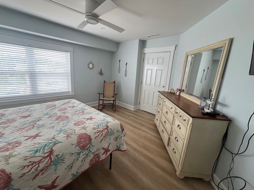 Boston Commons Penthouse 5 Bedroom Condo by RedAwning